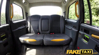 Fake Taxi - Ashleigh Devere a kolosszális tőgyes gádzsi - Amatordomina.hu
