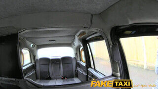 FakeTaxi - csinos világos szőke keményen hátsó lyukba téve - Amatordomina.hu