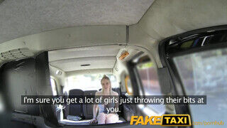 FakeTaxi - tökéletes keblű fiatal kishölgy - Amatordomina.hu