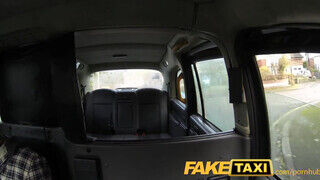 FakeTaxi - a számmal fizetek pénz helyett - Amatordomina.hu