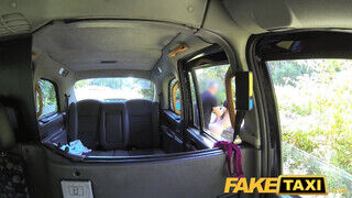 FakeTaxi - Dél Amerikai nőci kefél a taxissal