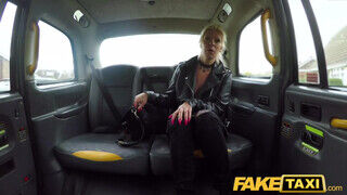 Fake Taxi - Kate Truu szétkefélve a taxiban - Amatordomina.hu