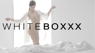White Boxxx - Emily Cutie a 20 éves fiatal fiatalasszony - Amatordomina.hu