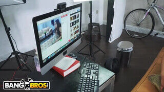 BANGBROS - Japán webcam modell és a barátja - Amatordomina.hu