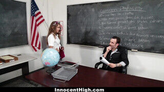 InnocentHigh - Rebel Lynn lovagol a tanár káróján - Amatordomina.hu