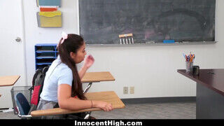 InnocentHigh - Jasmine Summers szőrös muffját a tanár reszeli - Amatordomina.hu