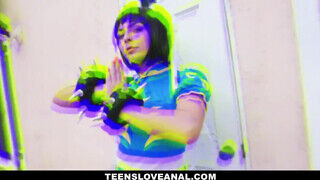 Teens Love Anal - Keira Croft hátsója kegyetlenül megkettyintve - Amatordomina.hu