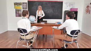 InnocentHigh - A örömlány tanárnéni rámegy a diák srácra - Amatordomina.hu