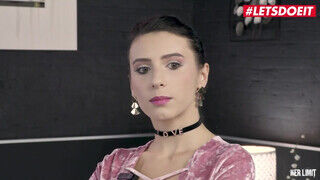HerLimit - Nelly Kent termetes mellű román nőci imádja fenék nyílásba - Amatordomina.hu