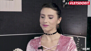 HerLimit - Nelly Kent termetes mellű román nőci imádja fenék nyílásba - Amatordomina.hu
