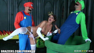 Szuper Mario és Luigi leteszteli a hercegnőt - Brazzers - Amatordomina.hu