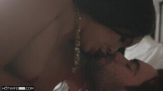 Aaliyah Hadid közösül egyet a faszijával - Amatordomina.hu