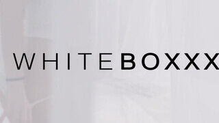 WhiteBoxxx - Oxana Chic a formás ukrán maca - Amatordomina.hu