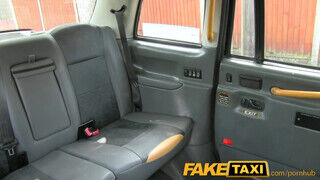 FakeTaxi Anna deVille a taxiban !!! - Amatordomina.hu