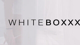 WHITEBOXXX - a lélegzetelállító Liya SIlver elcsábítja a barátnőjét - Amatordomina.hu