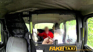 FakeTaxi - Jess West élvezi a taxis farkát - Amatordomina.hu