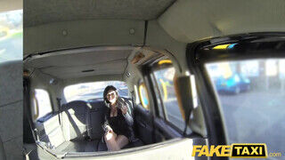 Fake Taxi - Candy Sexton a taxissal szeretkezik - Amatordomina.hu