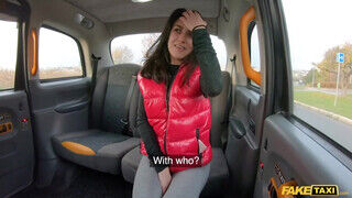 Fake Taxi - Shrima Malati az olasz tinédzser kisasszony - Amatordomina.hu
