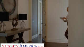Naughty America - Jasmine Jae és a fekete fószer - Amatordomina.hu
