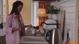 Emily Thorne kora reggeli anális hancúrozása - Amatordomina.hu