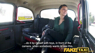Jolee Love a csöcsös német nőci ráveti magát a taxis faszára - Amatordomina.hu