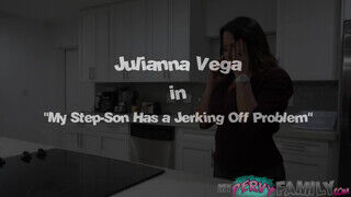 Julianna Vega a orbitális popsikás csöcsös mostoha anya kiéhezett a nevelő fiára - Amatordomina.hu