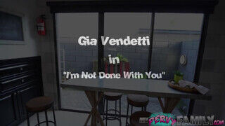 Gia Vendetti a vadító hosszú combú kolumbiai nevelő húgi egy jót kúrel a konyhában - Amatordomina.hu