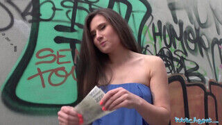 Lara Fox a pici keblű kolosszális popsis tinédzser csajszi pénzért baszható - Amatordomina.hu