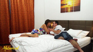 50 éves házaspár és a fiatalabb szeretője egy jót kufirconlak a hotel szobában - Amatordomina.hu