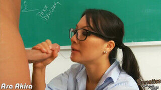 Asa Akira a baszós japán diáklány szereti a erőszakos kukacot - Amatordomina.hu