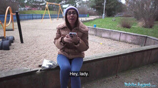 Ali Danger a szemüveges gigászi cickós kiscsaj felszedve a parkban - Amatordomina.hu