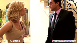 Nicole Aniston a világos szőke nej a szomszéd csávóval kúr - Amatordomina.hu