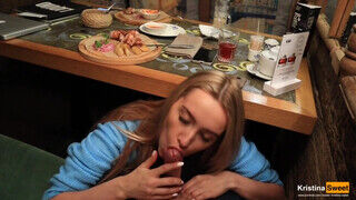 Orosz formás kishölgy az étteremben szopta le a pasiját - Amatordomina.hu