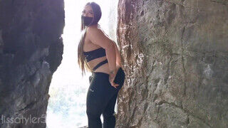 Lissa Tyler a méretes picsájú kolumbiai gádzsi megkúrelva hátulról - Amatordomina.hu