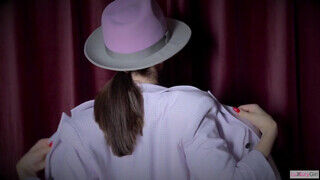 Luxury Girl a kalapos orosz leányzó élvezi a dugást - Amatordomina.hu