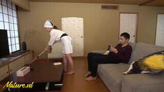 Japán vén nő és a fiatalabb fószer basznak - Amatordomina.hu