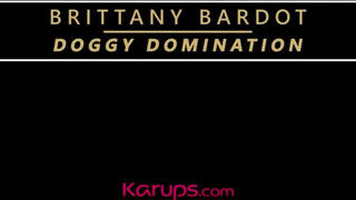 Brittany Bardot a perverz szöszi milf hátsó bejáratba reszelve - Amatordomina.hu