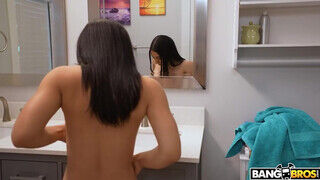 Nikki Mar a nagyméretű popsis dél amerikai pipi meghágva a fürdőben - Amatordomina.hu