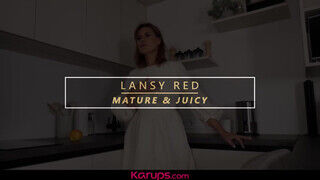 Lansy Red a szép orosz milf peckezik a konyhában - Amatordomina.hu