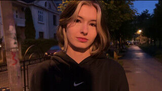 Cutie Kim a 18 éves orosz spiné megkamatyolva hátulról - Amatordomina.hu