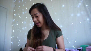 Kaedia Lang a tinédzser ázsiai kishölgy megmutatja az új bugyiját - Amatordomina.hu