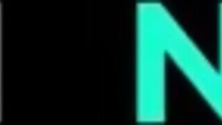 Madi Collins és Scarlett Mae csábítóan közelítik meg Lauren Phillips-t. Lágy csókokkal és a milf nagyméretű melleinek simogatásával kezdik, majd nyelvével kényeztetik lucskos punciját. A édeshármas ujjazással és nyögésekkel teli orgazmusban csúcsosodik ki