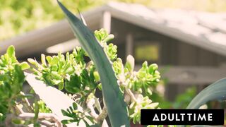 Ebben az Adult Time videóban Emma Rose, a lenyűgöző travi nő, hosszú lábakkal és feszes, szemrevaló popóval, valamint Hazel Grace, a dögös, ébenfekete szépség, telt mellekkel és csábító csípővel, kemény femdom duóként uralkodnak a vörös hajú, dús csöcsű m - Amatordomina.hu