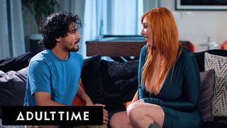 Ebben az Adult Time videóban Lauren Phillips, a vörös hajú, dús mellű milf, hatalmas, vonzó mellekkel és formás, gömbölyű popóval, egy szexterapeuta szerepében csábít el egy ideges, tinédzser tinisrácot. A terápiás szoba gyorsan egy nyers, szókimmondó sze - Amatordomina.hu