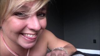 Brianna Beach, egy tapasztalt, tetszetős milf, minden titkot megoszt a tini sráccal, és a szókimondó, vad szexben a buja, vén teste minden mozdulatával őrületbe kergeti, miközben a tanítás perverz és gátlástalan. - Amatordomina.hu